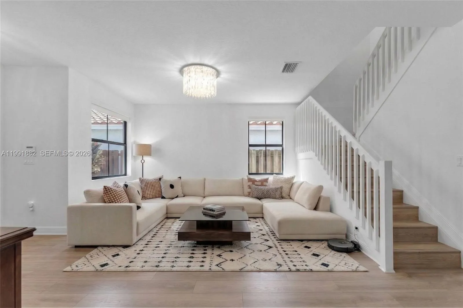 9761 Nw 9th St, Miami, Florida 33172, Miami, Florida 33172, 4 Bedrooms Bedrooms, ,4 BathroomsBathrooms,Residential,For Sale,9761 Nw 9th St, Miami, Florida 33172,A11991882