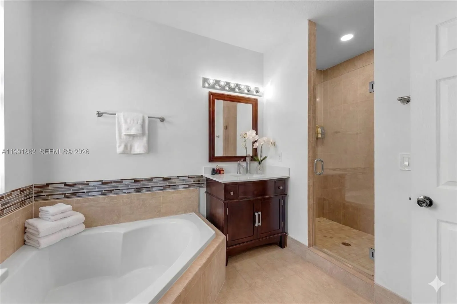 9761 Nw 9th St, Miami, Florida 33172, Miami, Florida 33172, 4 Bedrooms Bedrooms, ,4 BathroomsBathrooms,Residential,For Sale,9761 Nw 9th St, Miami, Florida 33172,A11991882