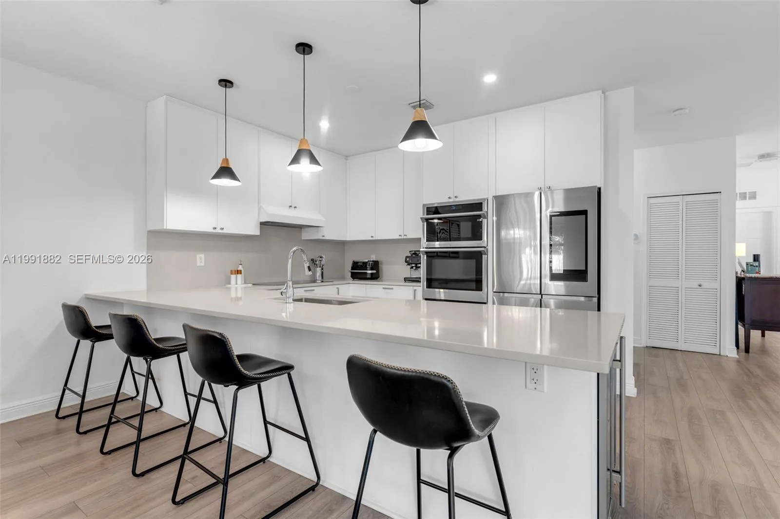 9761 Nw 9th St, Miami, Florida 33172, Miami, Florida 33172, 4 Bedrooms Bedrooms, ,4 BathroomsBathrooms,Residential,For Sale,9761 Nw 9th St, Miami, Florida 33172,A11991882