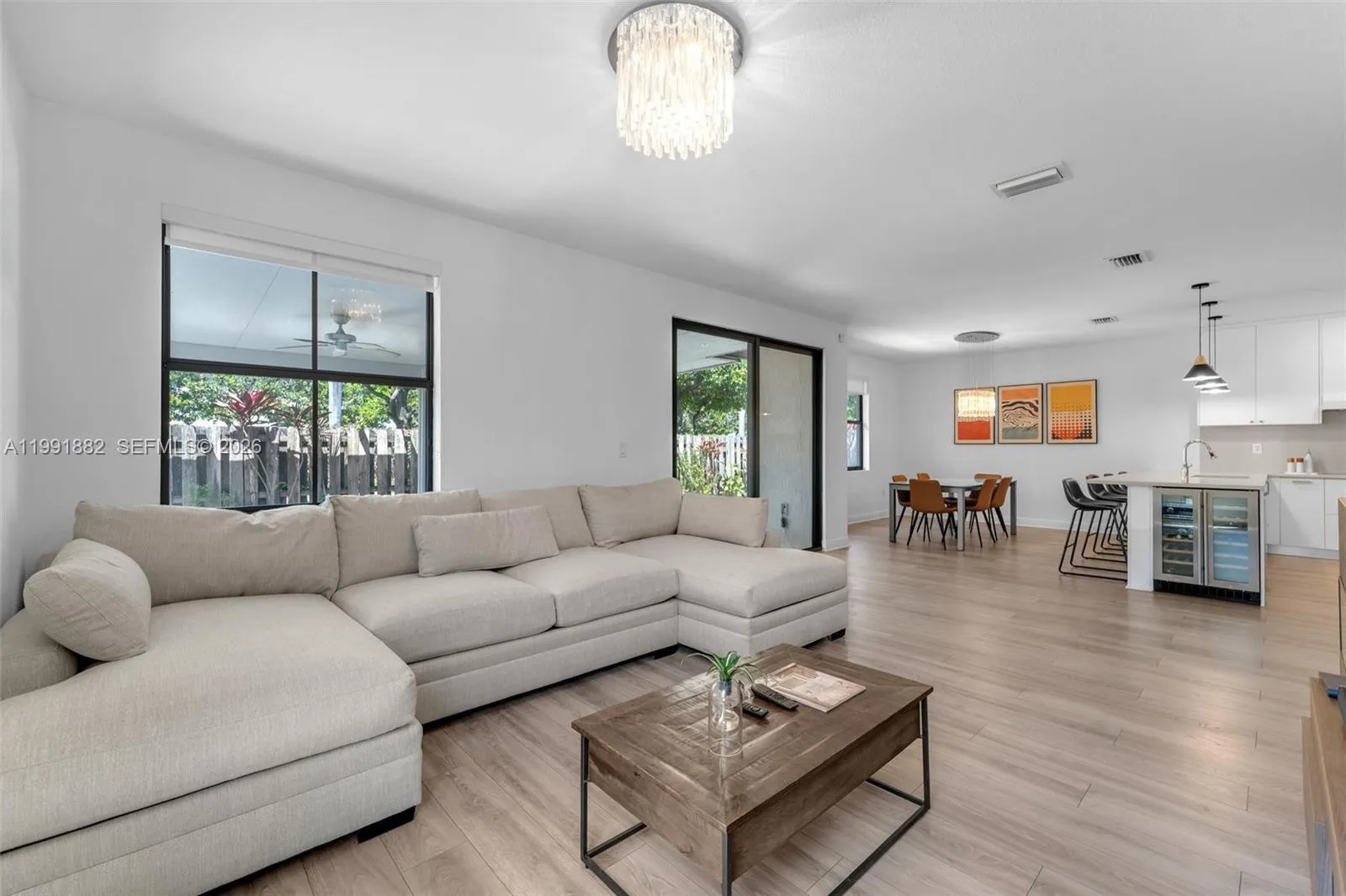 9761 Nw 9th St, Miami, Florida 33172, Miami, Florida 33172, 4 Bedrooms Bedrooms, ,4 BathroomsBathrooms,Residential,For Sale,9761 Nw 9th St, Miami, Florida 33172,A11991882
