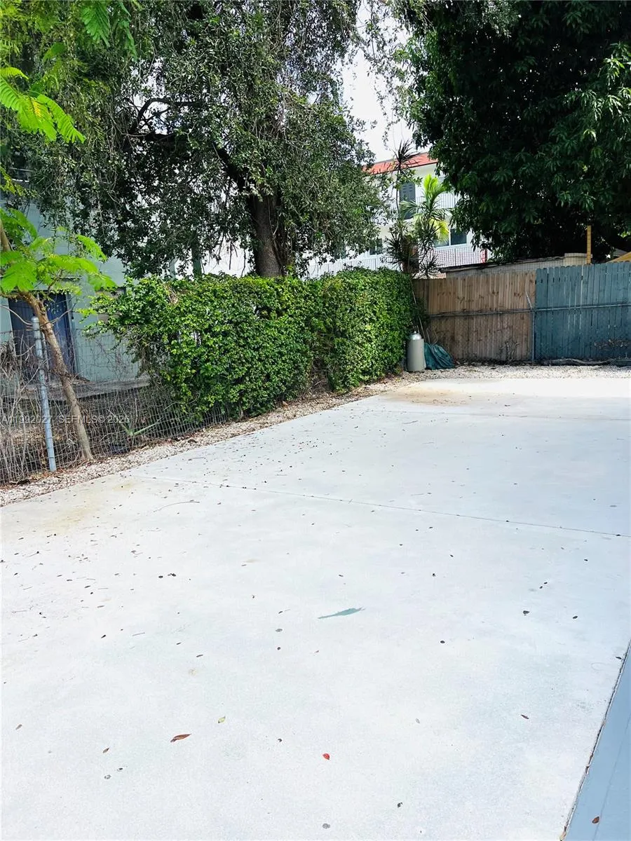 2121 Sw 4th St 2, Miami, Florida 33135, Miami, Florida 33135, 2 Bedrooms Bedrooms, ,1 BathroomBathrooms,Residential Lease,For Rent,2121 Sw 4th St 2, Miami, Florida 33135,A11992027