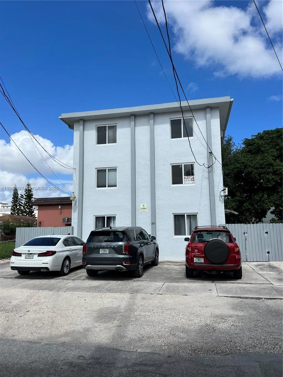 2121 Sw 4th St 2, Miami, Florida 33135, Miami, Florida 33135, 2 Bedrooms Bedrooms, ,1 BathroomBathrooms,Residential Lease,For Rent,2121 Sw 4th St 2, Miami, Florida 33135,A11992027