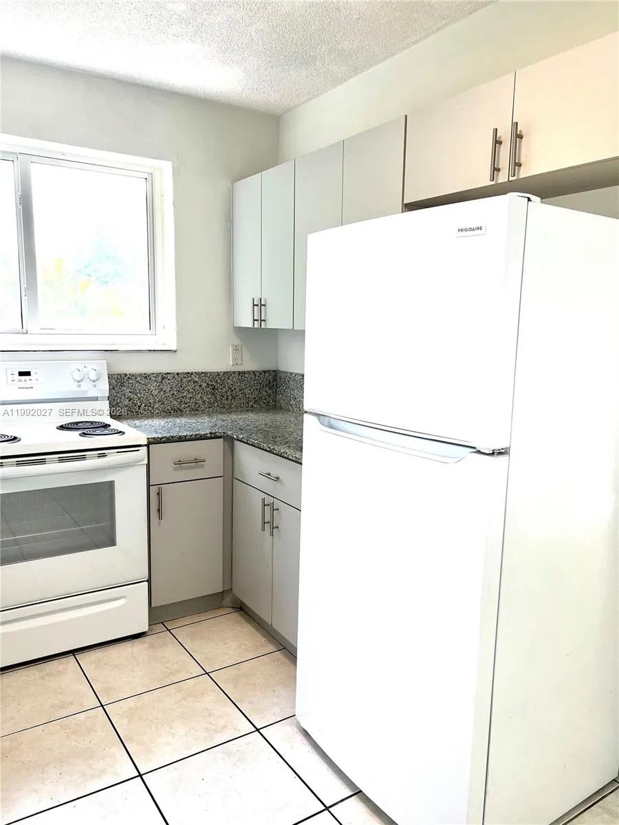 2121 Sw 4th St 2, Miami, Florida 33135, Miami, Florida 33135, 2 Bedrooms Bedrooms, ,1 BathroomBathrooms,Residential Lease,For Rent,2121 Sw 4th St 2, Miami, Florida 33135,A11992027