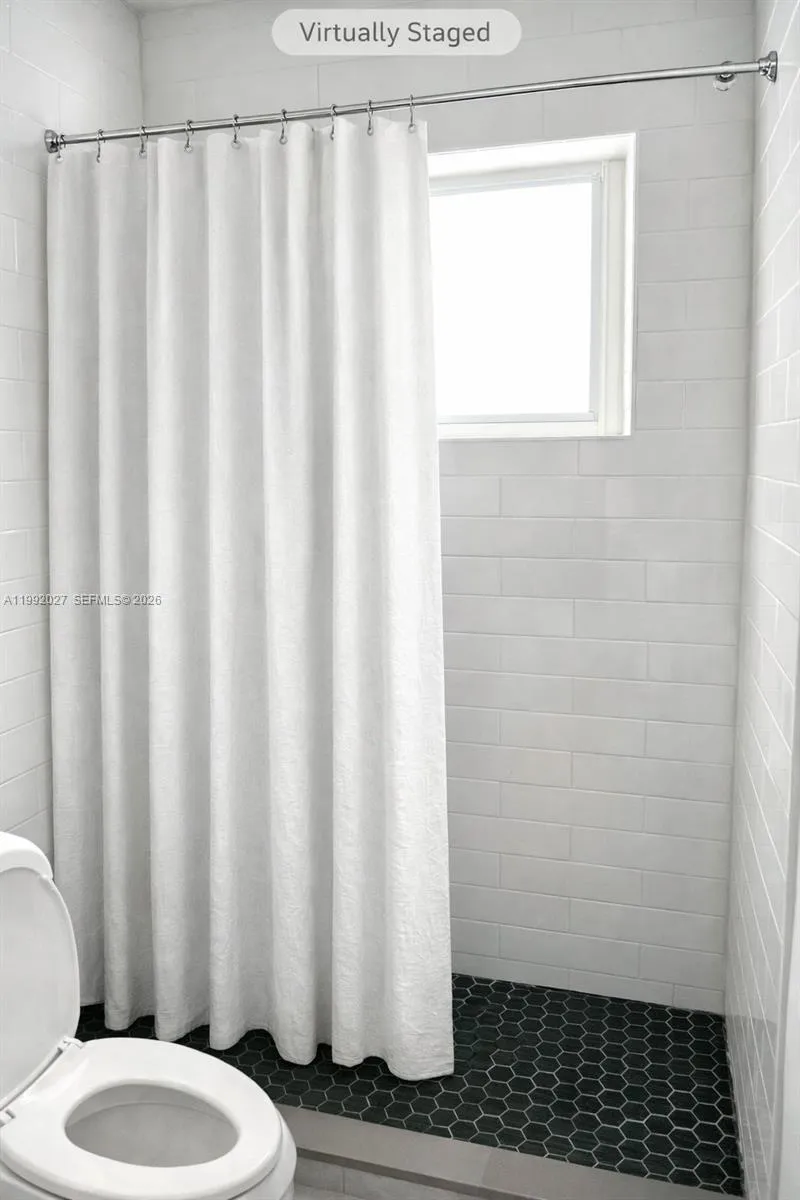 2121 Sw 4th St 2, Miami, Florida 33135, Miami, Florida 33135, 2 Bedrooms Bedrooms, ,1 BathroomBathrooms,Residential Lease,For Rent,2121 Sw 4th St 2, Miami, Florida 33135,A11992027