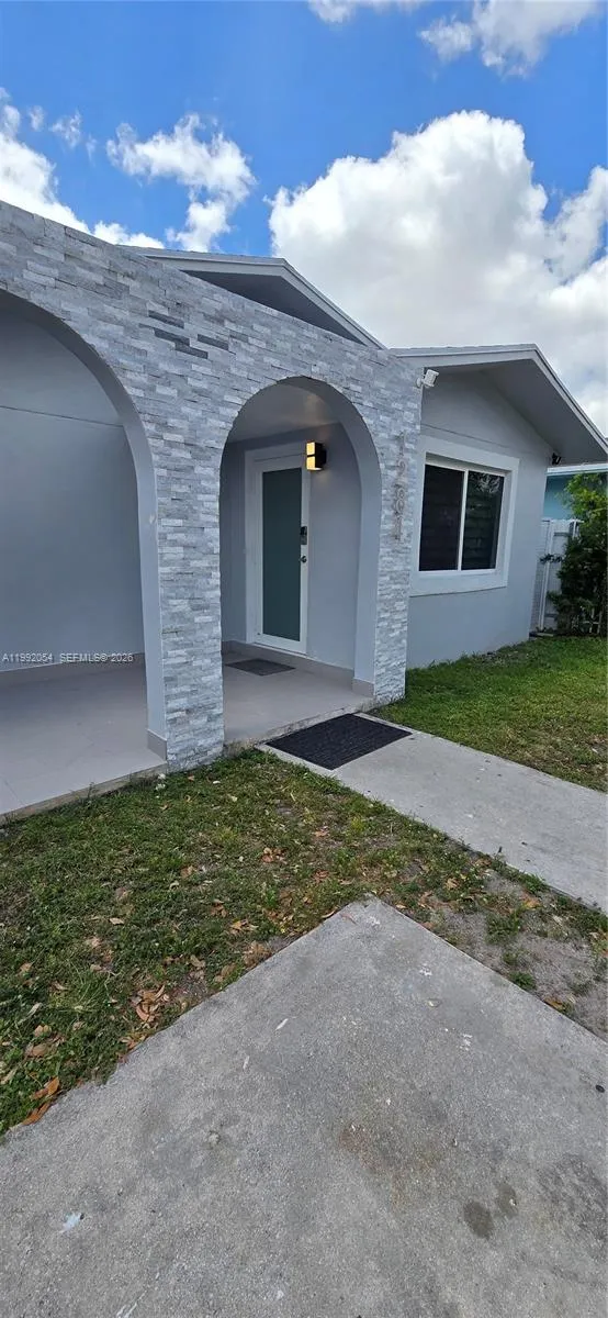 1284 W 38th Pl 2, Hialeah, Florida 33012, Hialeah, Florida 33012, 3 Bedrooms Bedrooms, ,2 BathroomsBathrooms,Residential Lease,For Rent,1284 W 38th Pl 2, Hialeah, Florida 33012,A11992054
