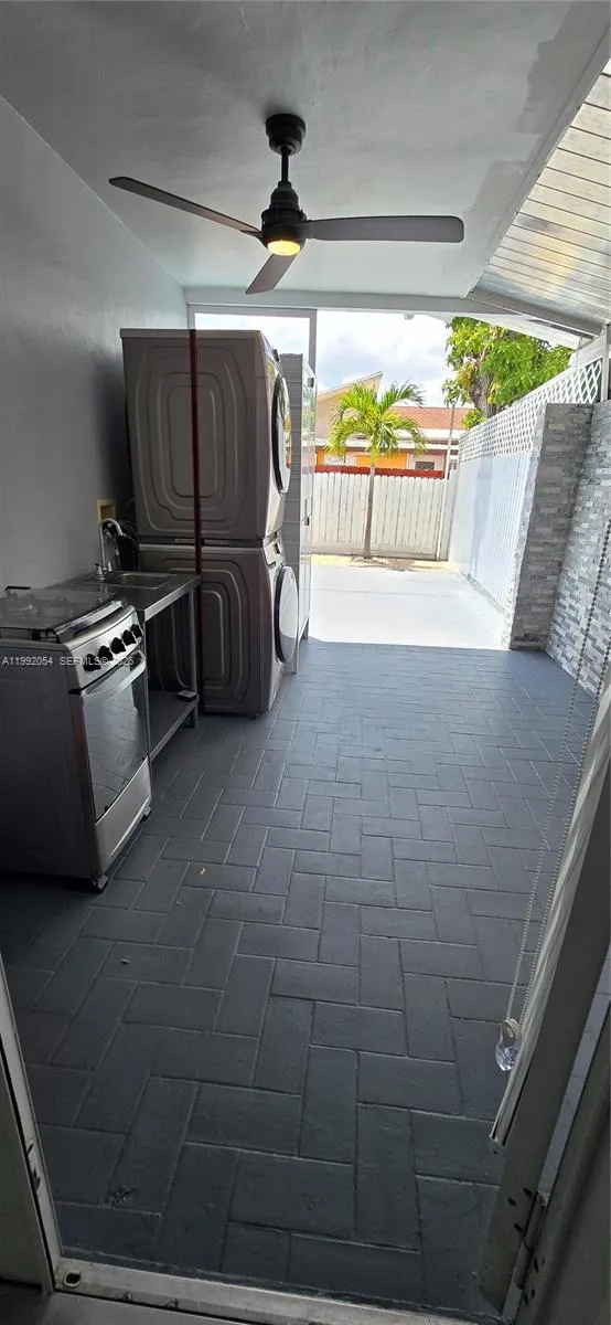 1284 W 38th Pl 2, Hialeah, Florida 33012, Hialeah, Florida 33012, 3 Bedrooms Bedrooms, ,2 BathroomsBathrooms,Residential Lease,For Rent,1284 W 38th Pl 2, Hialeah, Florida 33012,A11992054