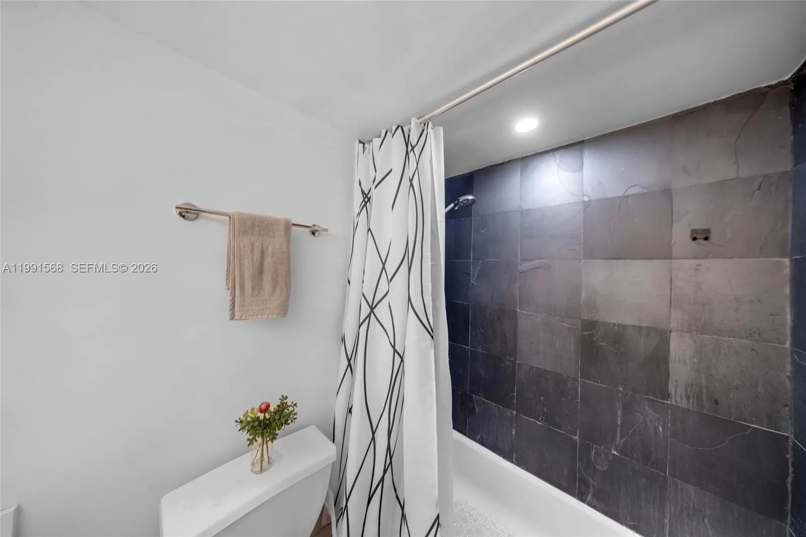 1000 West Ave 328, Miami Beach, Florida 33139, Miami Beach, Florida 33139, ,1 BathroomBathrooms,Residential Lease,For Rent,1000 West Ave 328, Miami Beach, Florida 33139,A11991568