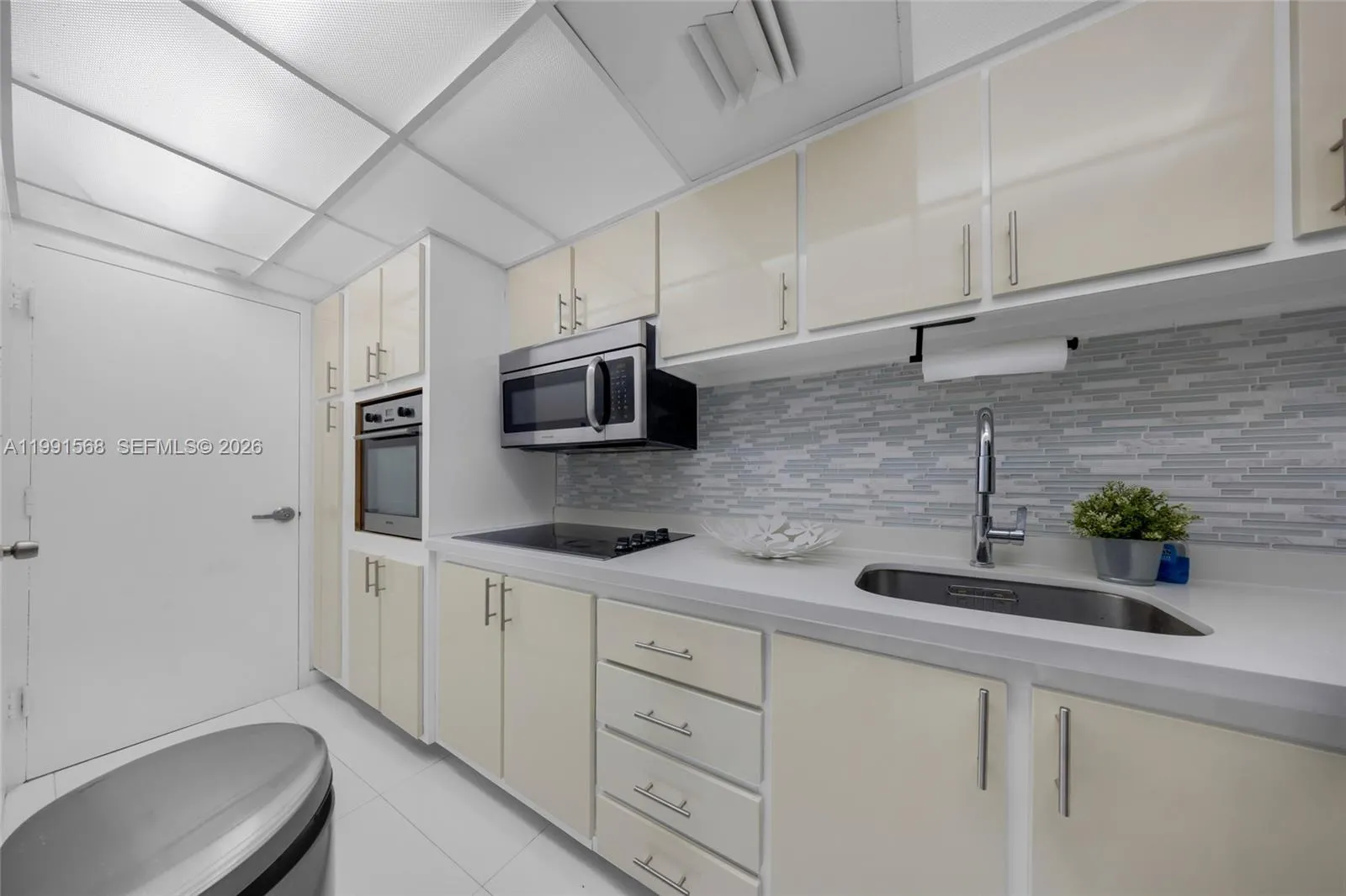 1000 West Ave 328, Miami Beach, Florida 33139, Miami Beach, Florida 33139, ,1 BathroomBathrooms,Residential Lease,For Rent,1000 West Ave 328, Miami Beach, Florida 33139,A11991568