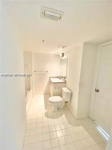 9650 Nw 2nd St 4-103, Pembroke Pines, Florida 3302, Pembroke Pines, Florida 33024, 1 Bedroom Bedrooms, ,1 BathroomBathrooms,Residential Lease,For Rent,9650 Nw 2nd St 4-103, Pembroke Pines, Florida 3302,A11992069