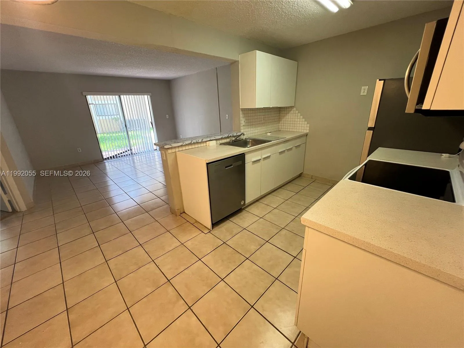 251 W Palm Cir W 107, Pembroke Pines, Florida 3302, Pembroke Pines, Florida 33025, 2 Bedrooms Bedrooms, ,1 BathroomBathrooms,Residential Lease,For Rent,251 W Palm Cir W 107, Pembroke Pines, Florida 3302,A11992055