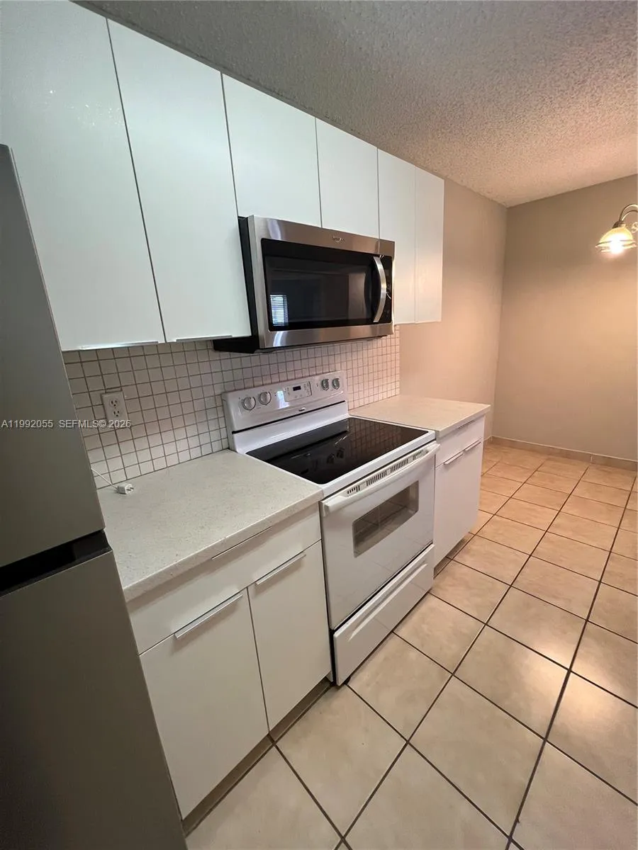 251 W Palm Cir W 107, Pembroke Pines, Florida 3302, Pembroke Pines, Florida 33025, 2 Bedrooms Bedrooms, ,1 BathroomBathrooms,Residential Lease,For Rent,251 W Palm Cir W 107, Pembroke Pines, Florida 3302,A11992055