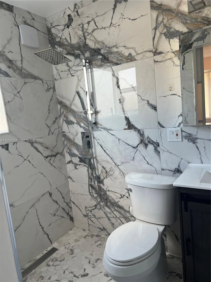225 Se 16th Ave 3, Fort Lauderdale, Florida 33301, Fort Lauderdale, Florida 33301, 2 Bedrooms Bedrooms, ,1 BathroomBathrooms,Residential Lease,For Rent,225 Se 16th Ave 3, Fort Lauderdale, Florida 33301,A11992082