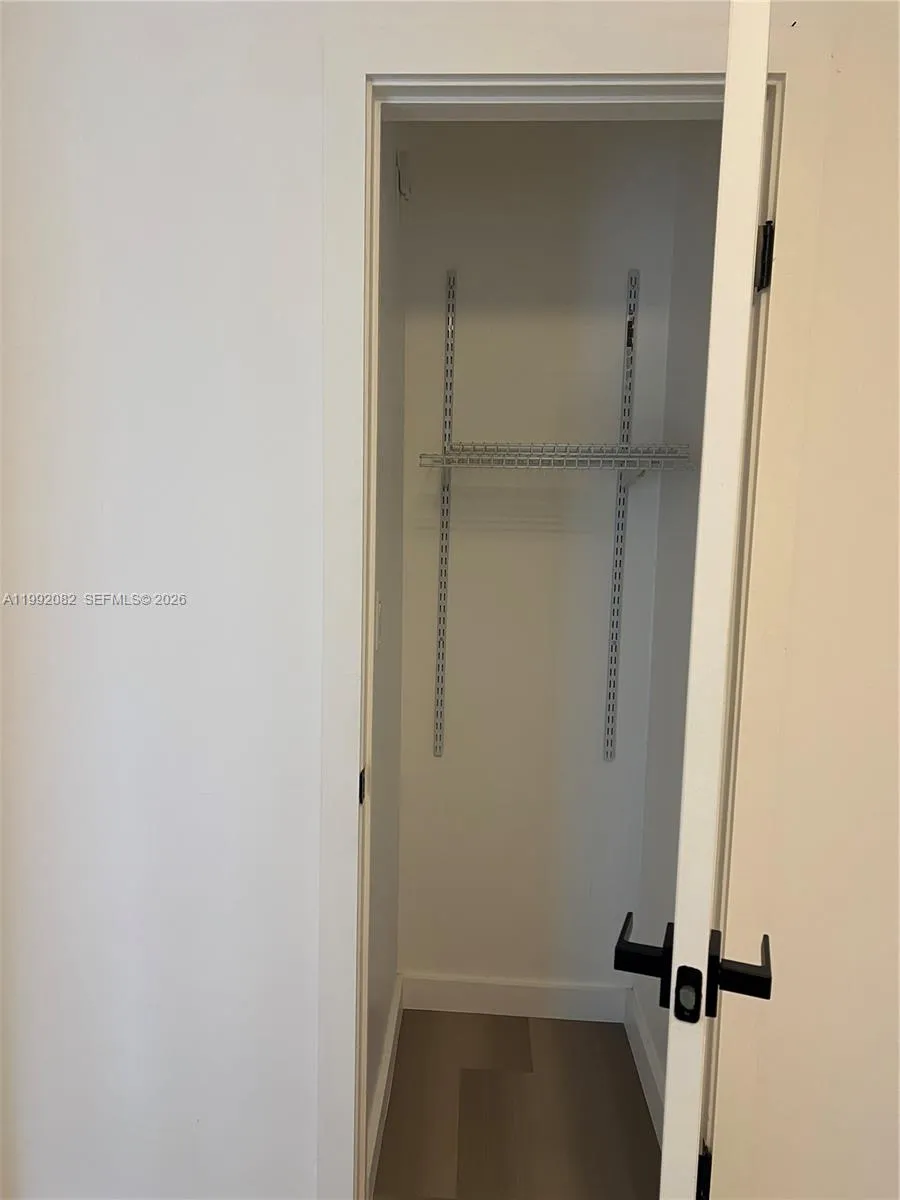 225 Se 16th Ave 3, Fort Lauderdale, Florida 33301, Fort Lauderdale, Florida 33301, 2 Bedrooms Bedrooms, ,1 BathroomBathrooms,Residential Lease,For Rent,225 Se 16th Ave 3, Fort Lauderdale, Florida 33301,A11992082