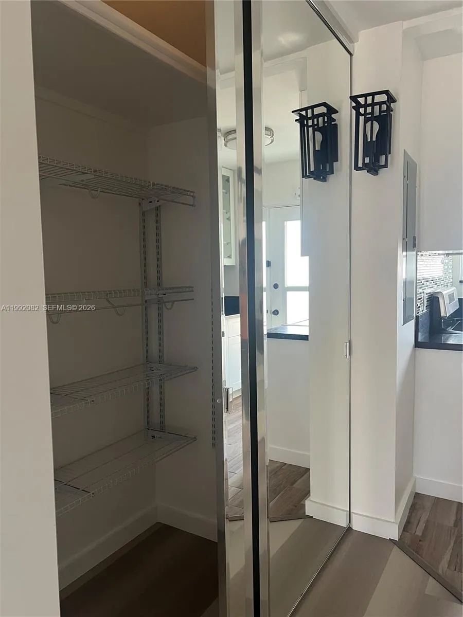 225 Se 16th Ave 3, Fort Lauderdale, Florida 33301, Fort Lauderdale, Florida 33301, 2 Bedrooms Bedrooms, ,1 BathroomBathrooms,Residential Lease,For Rent,225 Se 16th Ave 3, Fort Lauderdale, Florida 33301,A11992082