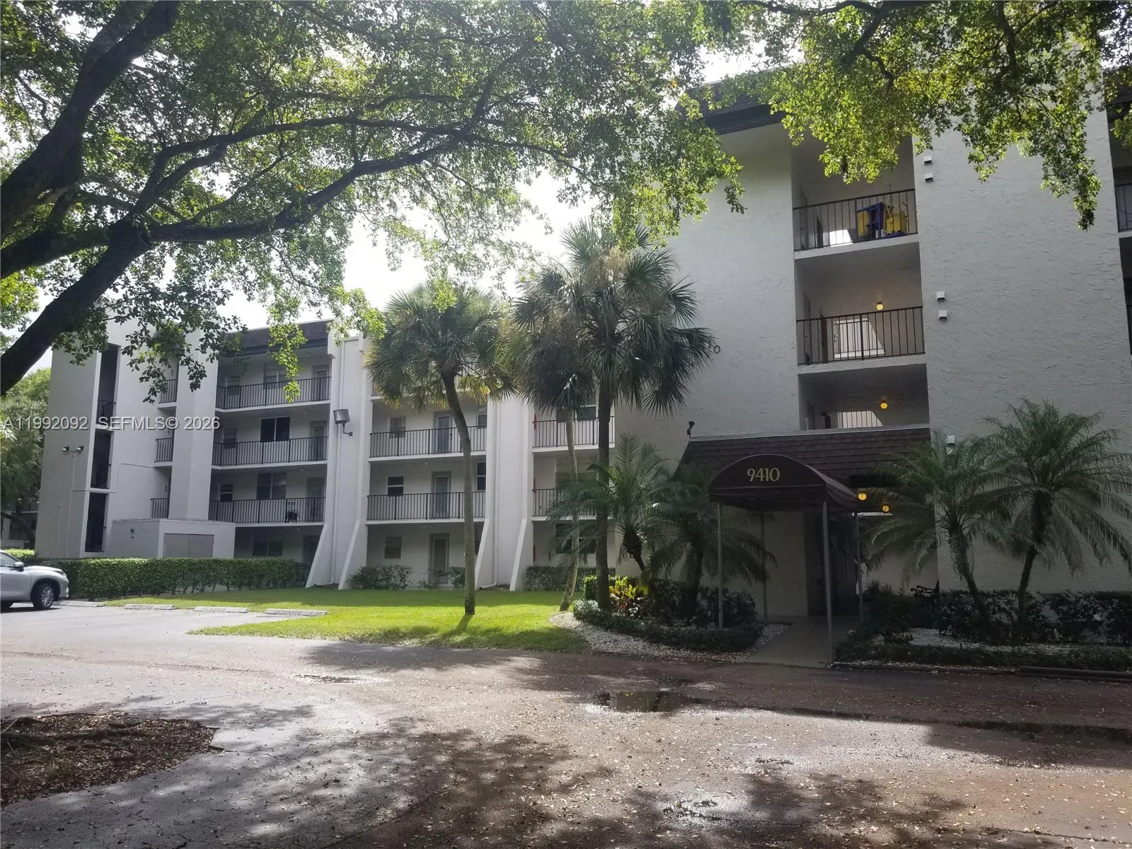 9410 Poinciana Pl 101, Davie, Florida 33324, Davie, Florida 33324, 1 Bedroom Bedrooms, ,1 BathroomBathrooms,Residential,For Sale,9410 Poinciana Pl 101, Davie, Florida 33324,A11992092