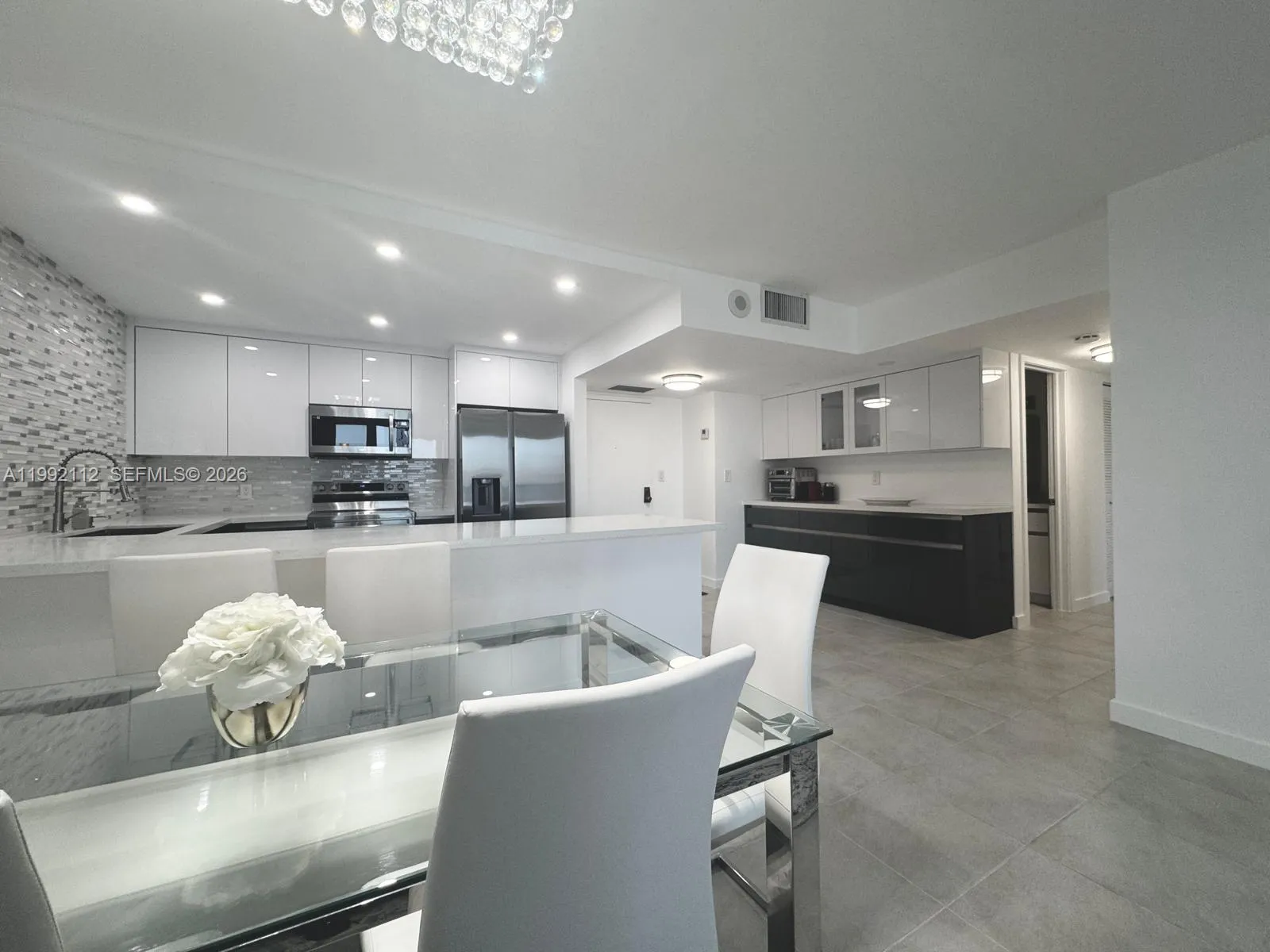 3800 S Ocean Dr 1710, Hollywood, Florida 33019, Hollywood, Florida 33019, 2 Bedrooms Bedrooms, ,2 BathroomsBathrooms,Residential Lease,For Rent,3800 S Ocean Dr 1710, Hollywood, Florida 33019,A11992112