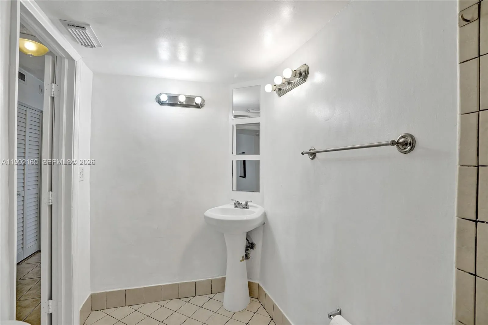 1601 Ne 191 St B112, Miami, Florida 33179, Miami, Florida 33179, 1 Bedroom Bedrooms, ,1 BathroomBathrooms,Residential,For Sale,1601 Ne 191 St B112, Miami, Florida 33179,A11992165