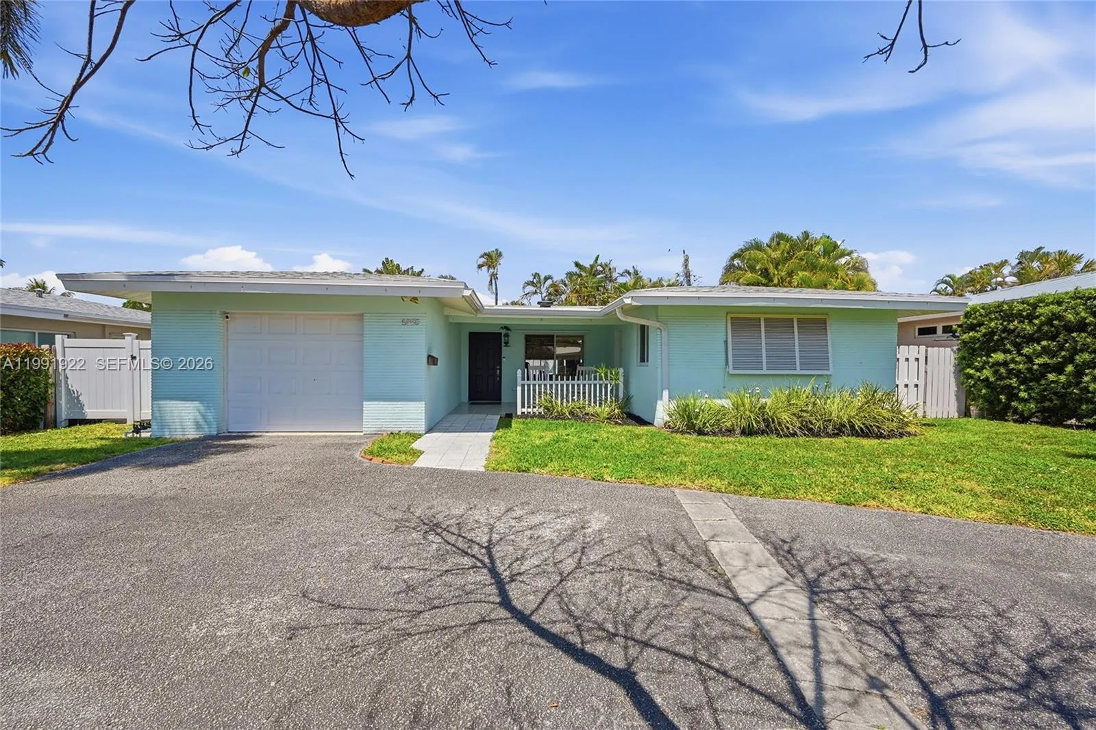 2725 Se 2nd Ct, Pompano Beach, Florida 33062, Pompano Beach, Florida 33062, 3 Bedrooms Bedrooms, ,2 BathroomsBathrooms,Residential Lease,For Rent,2725 Se 2nd Ct, Pompano Beach, Florida 33062,A11991922