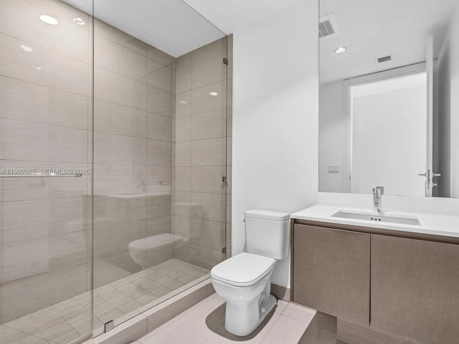 3300 Ne 188th St 511, Aventura, Florida 33180, Aventura, Florida 33180, 3 Bedrooms Bedrooms, ,4 BathroomsBathrooms,Residential,For Sale,3300 Ne 188th St 511, Aventura, Florida 33180,A11992085