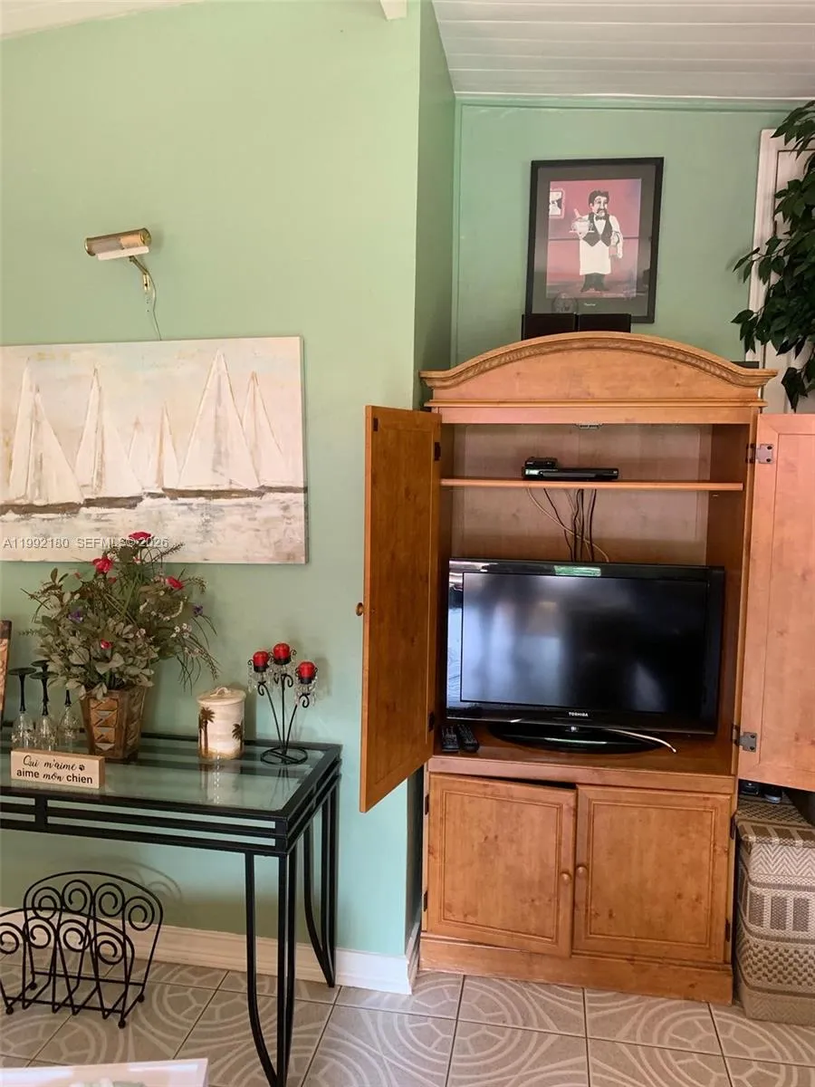 1916 Coolidge St 1, Hollywood, Florida 33020, Hollywood, Florida 33020, ,1 BathroomBathrooms,Residential Lease,For Rent,1916 Coolidge St 1, Hollywood, Florida 33020,A11992180