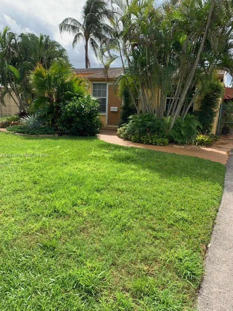 1916 Coolidge St 1, Hollywood, Florida 33020, Hollywood, Florida 33020, ,1 BathroomBathrooms,Residential Lease,For Rent,1916 Coolidge St 1, Hollywood, Florida 33020,A11992180