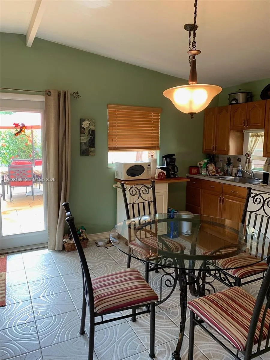 1916 Coolidge St 1, Hollywood, Florida 33020, Hollywood, Florida 33020, ,1 BathroomBathrooms,Residential Lease,For Rent,1916 Coolidge St 1, Hollywood, Florida 33020,A11992180