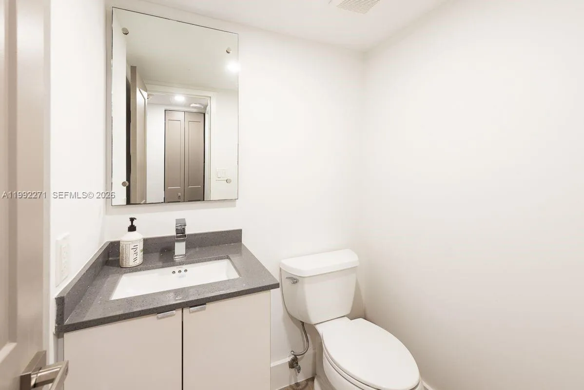 100 Bayview Dr 210, Sunny Isles Beach, Florida 331, Sunny Isles Beach, Florida 33160, 1 Bedroom Bedrooms, ,1 BathroomBathrooms,Residential Lease,For Rent,100 Bayview Dr 210, Sunny Isles Beach, Florida 331,A11992271