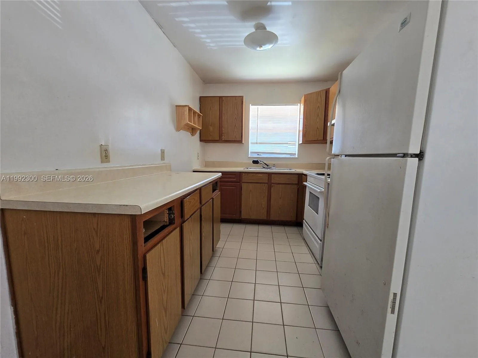 211 Se 10th St, Hallandale Beach, Florida 33009, Hallandale Beach, Florida 33009, ,Residential Income,For Sale,211 Se 10th St, Hallandale Beach, Florida 33009,A11992300