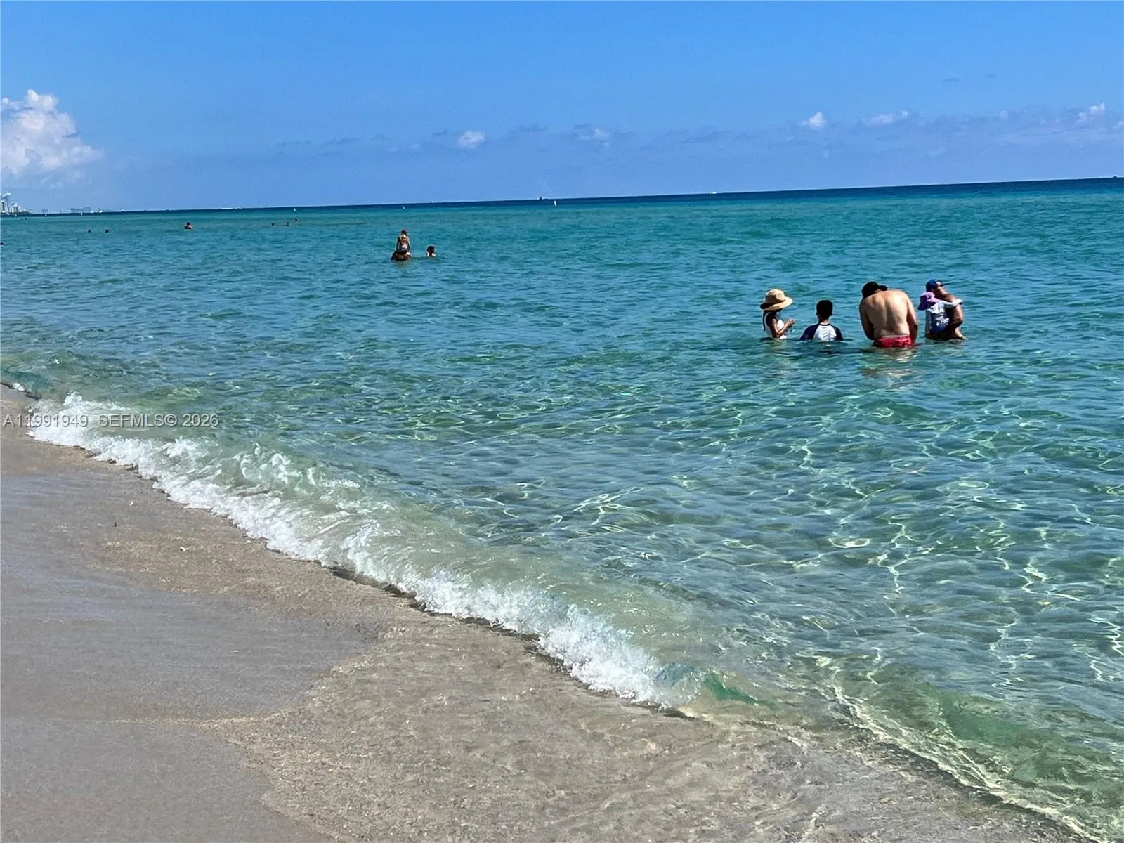 9172 Collins Ave 305, Surfside, Florida 33154, Surfside, Florida 33154, 1 Bedroom Bedrooms, ,1 BathroomBathrooms,Residential Lease,For Rent,9172 Collins Ave 305, Surfside, Florida 33154,A11991949