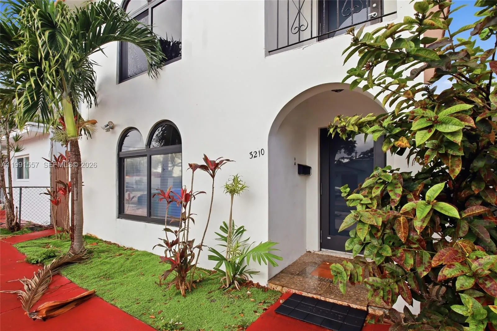 3210 Sw 26th St 3210, Miami, Florida 33133, Miami, Florida 33133, 3 Bedrooms Bedrooms, ,2 BathroomsBathrooms,Residential Lease,For Rent,3210 Sw 26th St 3210, Miami, Florida 33133,A11991557