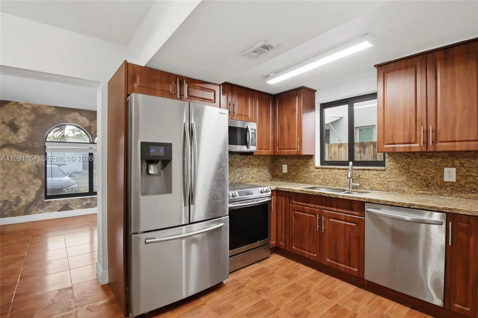 3210 Sw 26th St 3210, Miami, Florida 33133, Miami, Florida 33133, 3 Bedrooms Bedrooms, ,2 BathroomsBathrooms,Residential Lease,For Rent,3210 Sw 26th St 3210, Miami, Florida 33133,A11991557