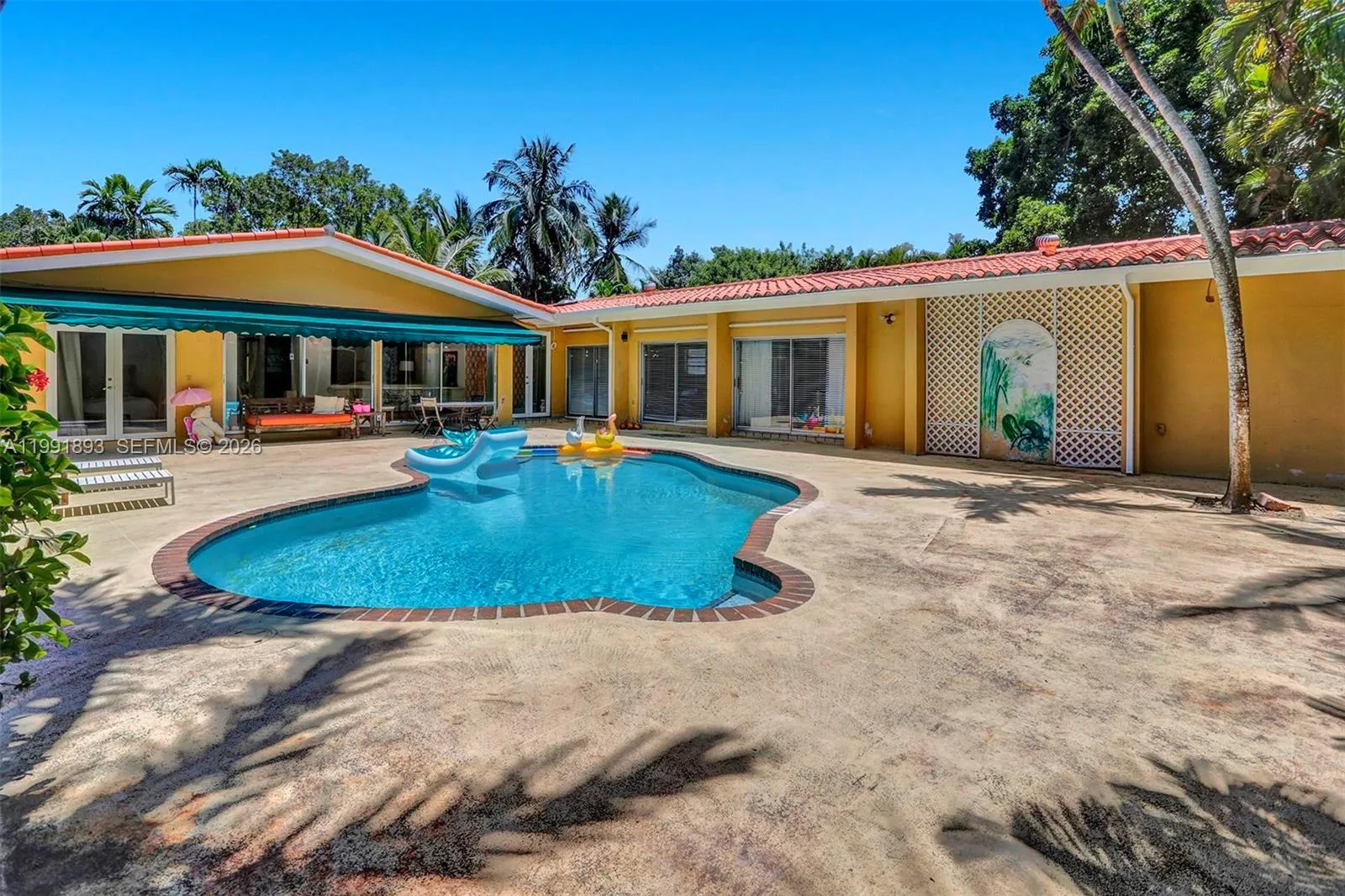 3920 Monserrate St, Coral Gables, Florida 33134, Coral Gables, Florida 33134, 5 Bedrooms Bedrooms, ,4 BathroomsBathrooms,Residential Lease,For Rent,3920 Monserrate St, Coral Gables, Florida 33134,A11991893