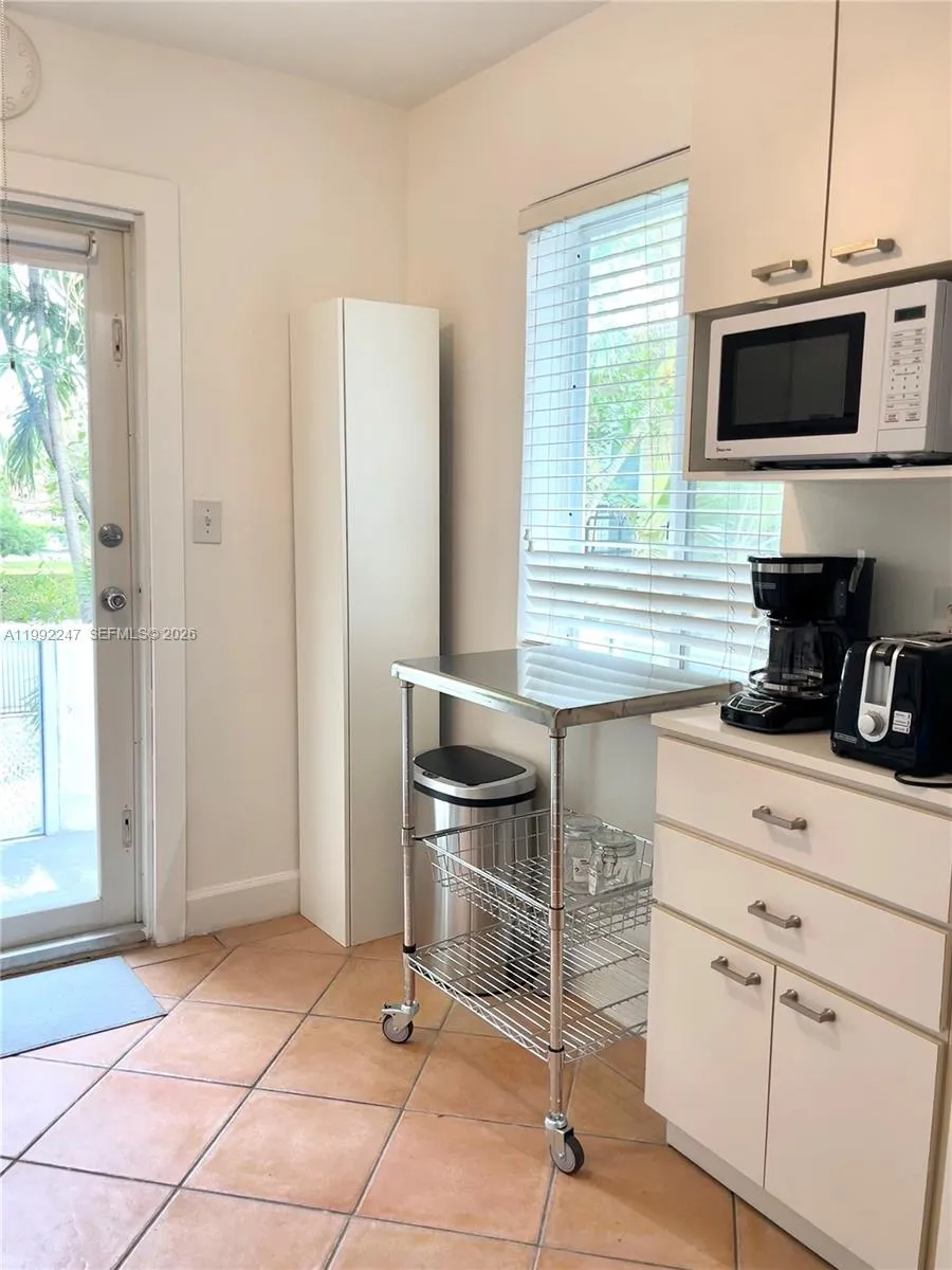 8036 Harding Ave 3, Miami Beach, Florida 33141, Miami Beach, Florida 33141, 1 Bedroom Bedrooms, ,1 BathroomBathrooms,Residential Lease,For Rent,8036 Harding Ave 3, Miami Beach, Florida 33141,A11992247