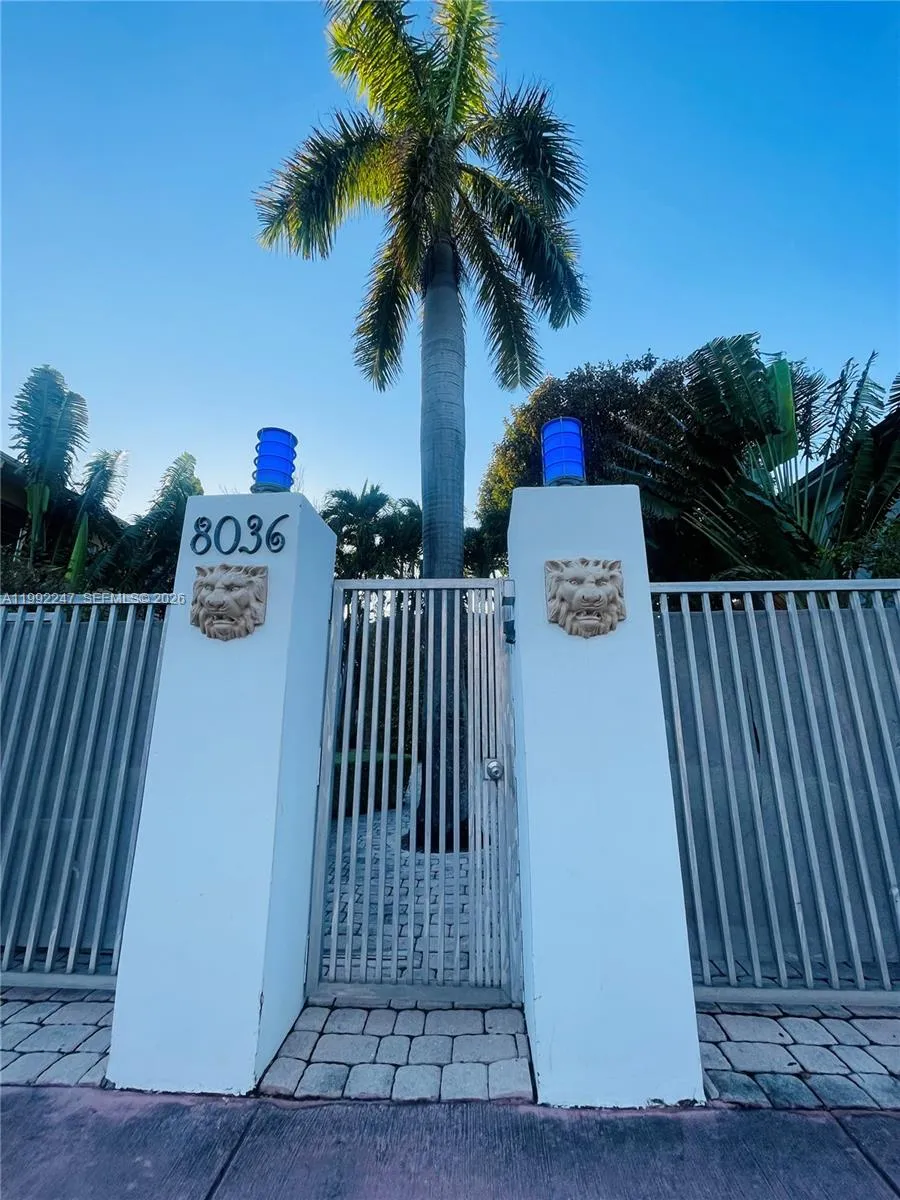 8036 Harding Ave 3, Miami Beach, Florida 33141, Miami Beach, Florida 33141, 1 Bedroom Bedrooms, ,1 BathroomBathrooms,Residential Lease,For Rent,8036 Harding Ave 3, Miami Beach, Florida 33141,A11992247