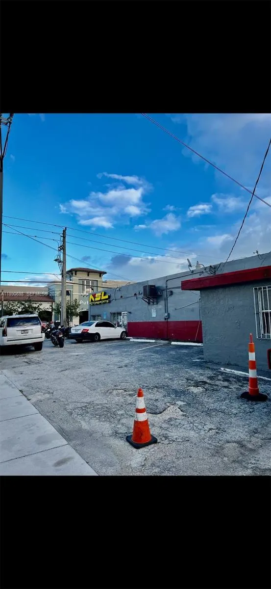 210 Sw 22nd Ave, Miami, Florida 33135, Miami, Florida 33135, ,Commercial Lease,For Rent,210 Sw 22nd Ave, Miami, Florida 33135,A11990698
