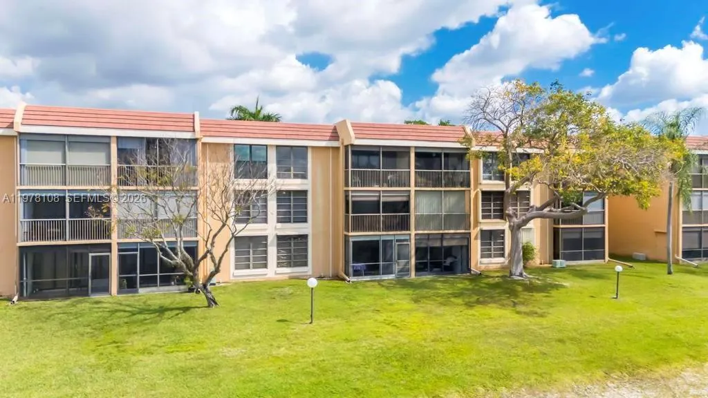 5802 Coral Lake Dr 102, Margate, Florida 33063, Margate, Florida 33063, 2 Bedrooms Bedrooms, ,2 BathroomsBathrooms,Residential,For Sale,5802 Coral Lake Dr 102, Margate, Florida 33063,A11978108