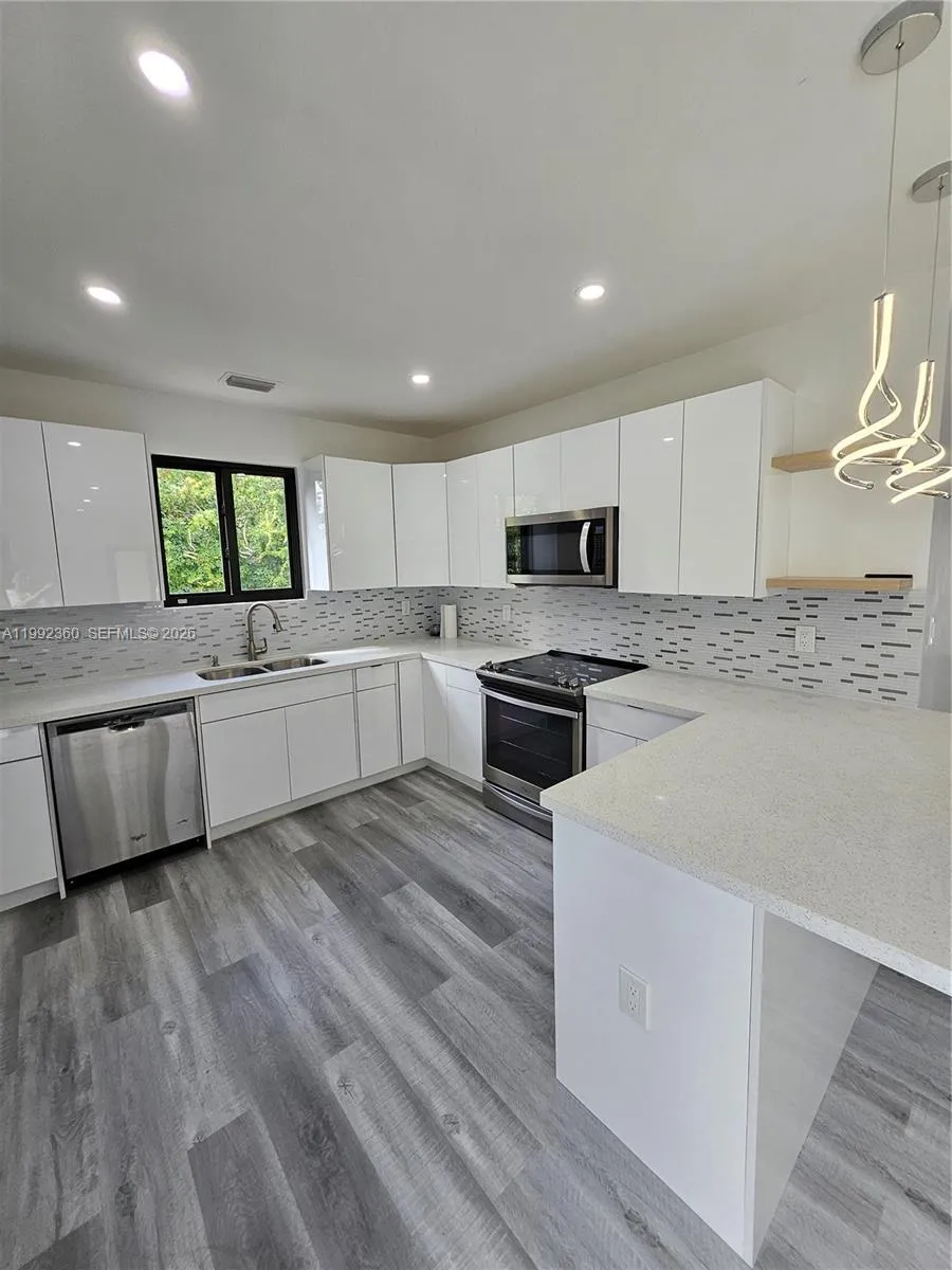 2160 Nw 30th St 0, Miami, Florida 33142, Miami, Florida 33142, 3 Bedrooms Bedrooms, ,2 BathroomsBathrooms,Residential Lease,For Rent,2160 Nw 30th St 0, Miami, Florida 33142,A11992360