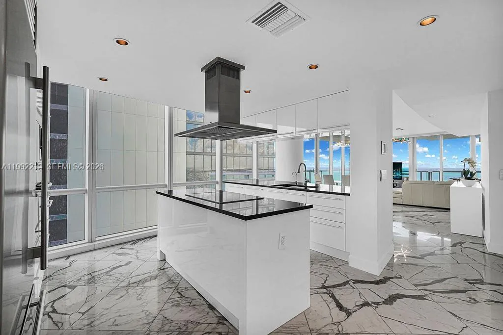 17121 Collins Ave 1808, Sunny Isles Beach, Florida, Sunny Isles Beach, Florida 33160, 3 Bedrooms Bedrooms, ,3 BathroomsBathrooms,Residential Lease,For Rent,17121 Collins Ave 1808, Sunny Isles Beach, Florida,A11992213