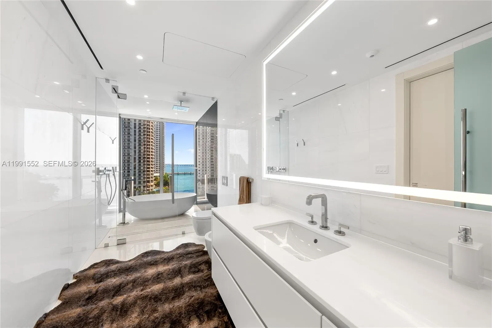 300 Biscayne Boulevard Way 901e, Miami, Florida 33, Miami, Florida 33131, 4 Bedrooms Bedrooms, ,4 BathroomsBathrooms,Residential Lease,For Rent,300 Biscayne Boulevard Way 901e, Miami, Florida 33,A11991552