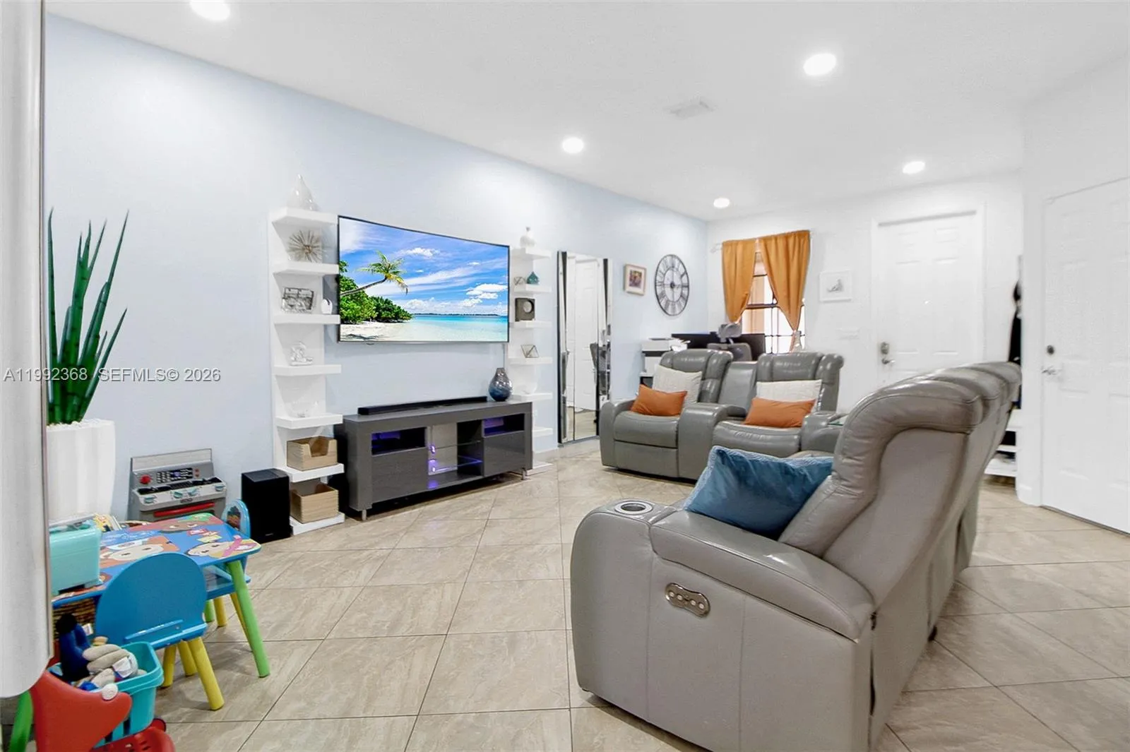 3323 W 90th Ter, Hialeah, Florida 33018, Hialeah, Florida 33018, 3 Bedrooms Bedrooms, ,2 BathroomsBathrooms,Residential,For Sale,3323 W 90th Ter, Hialeah, Florida 33018,A11992368