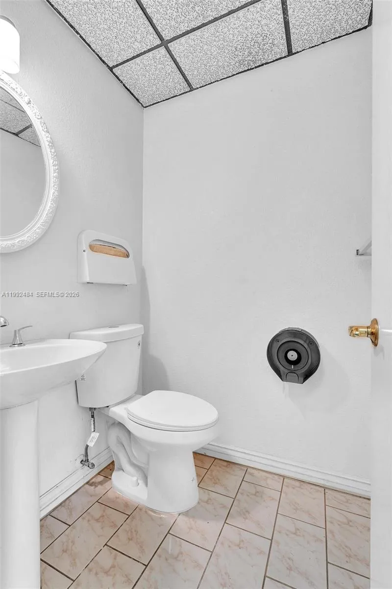 201 N University Dr 17a, Plantation, Florida 33324, Plantation, Florida 33324, ,Commercial Lease,For Rent,201 N University Dr 17a, Plantation, Florida 33324,A11992484