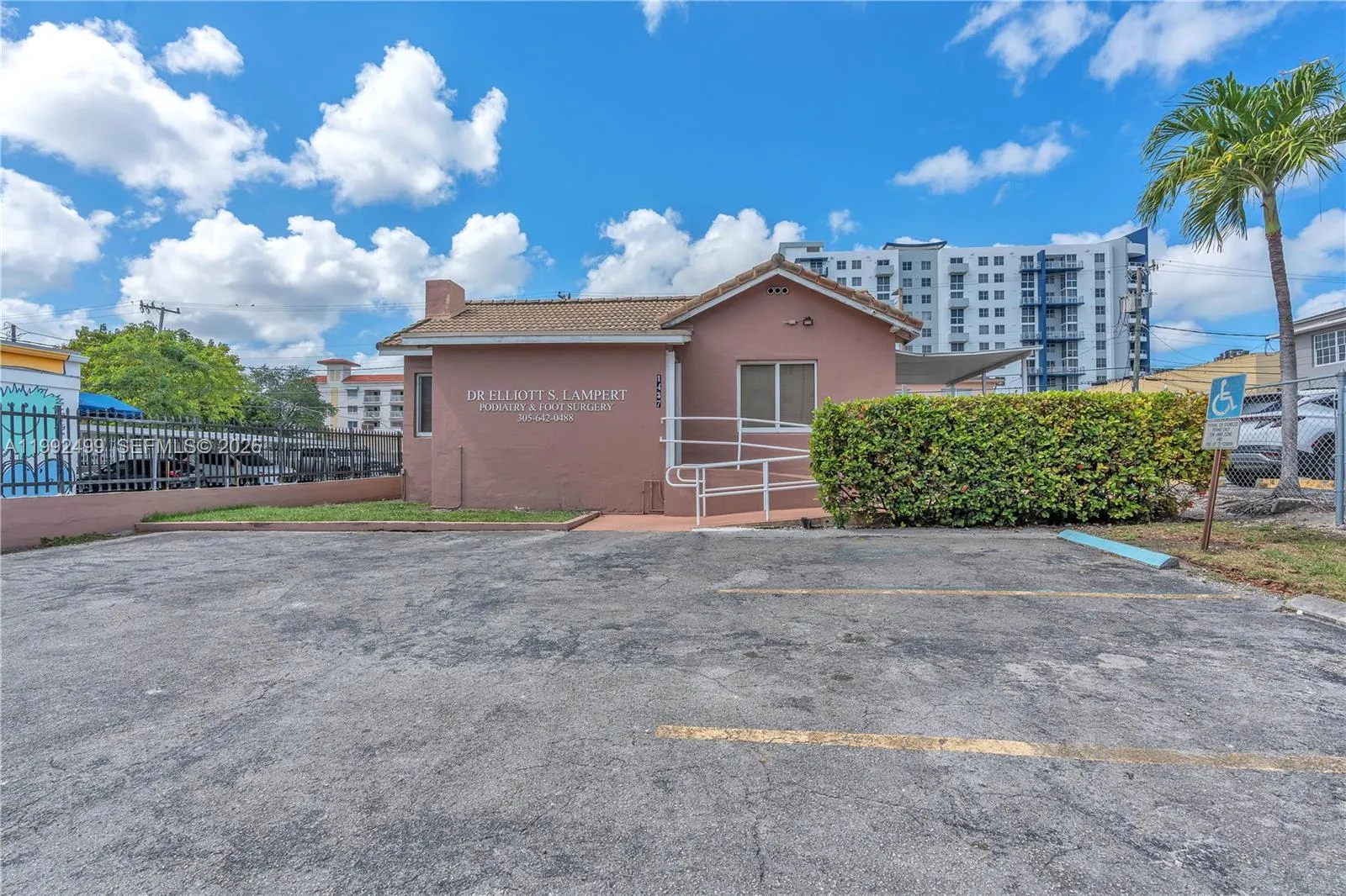 1437 SW 1th Street