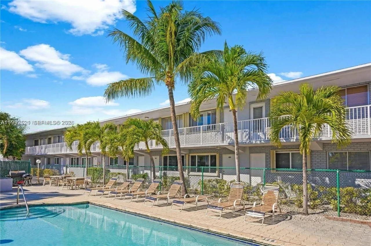 2175 Ne 56th St 107, Fort Lauderdale, Florida 3330, Fort Lauderdale, Florida 33308, 2 Bedrooms Bedrooms, ,1 BathroomBathrooms,Residential Lease,For Rent,2175 Ne 56th St 107, Fort Lauderdale, Florida 3330,A11992521