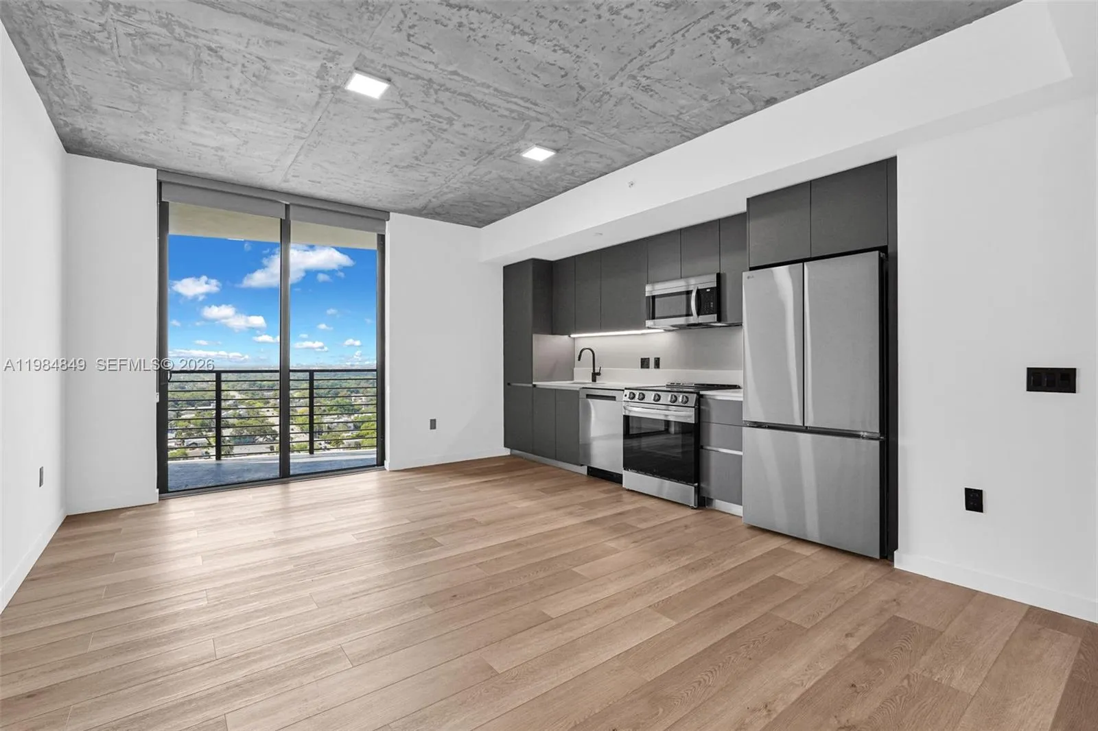 307 Sw 5th St 1809, Fort Lauderdale, Florida 33315, Fort Lauderdale, Florida 33315, 2 Bedrooms Bedrooms, ,1 BathroomBathrooms,Residential Lease,For Rent,307 Sw 5th St 1809, Fort Lauderdale, Florida 33315,A11984849