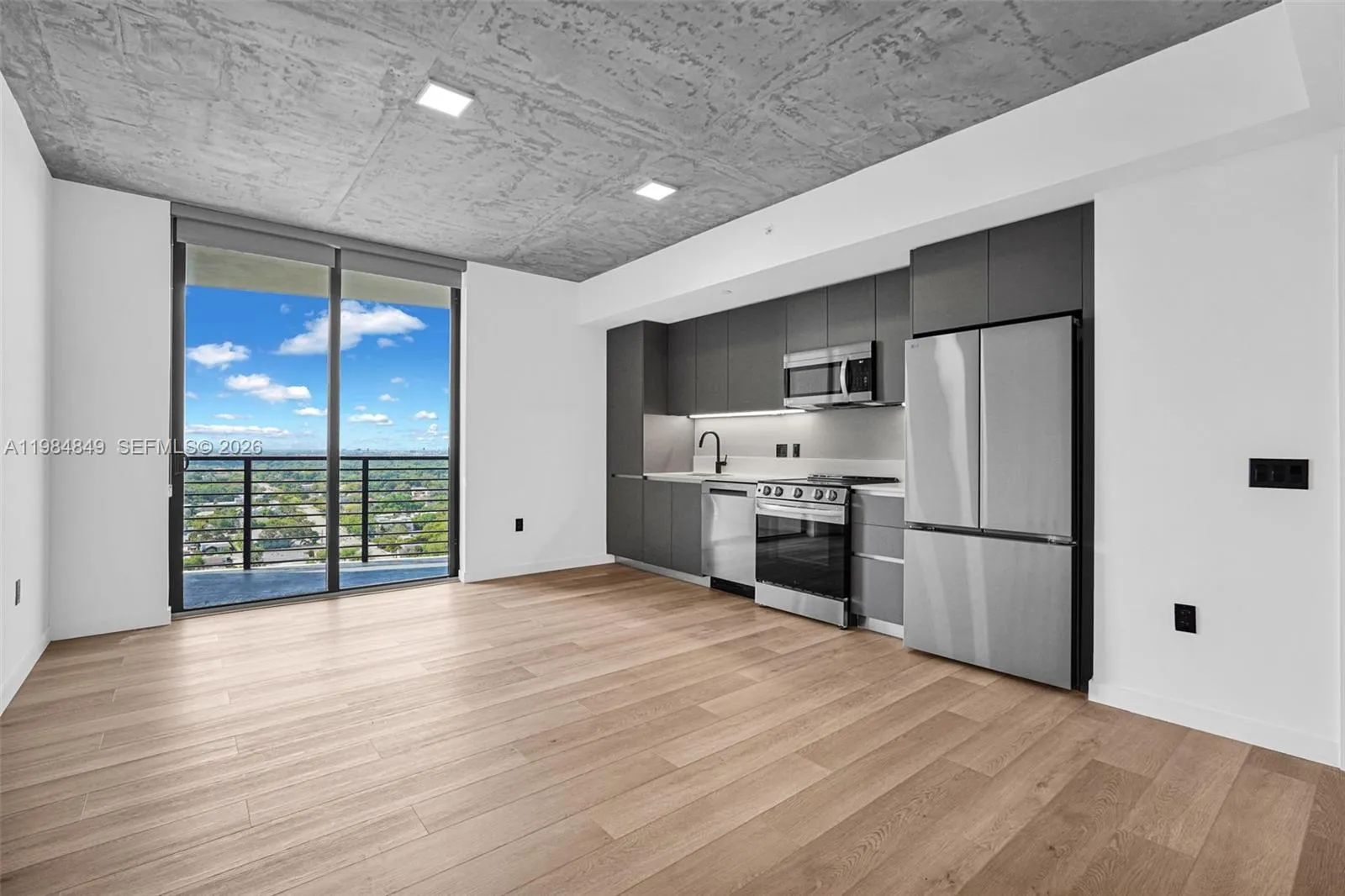 307 Sw 5th St 1809, Fort Lauderdale, Florida 33315, Fort Lauderdale, Florida 33315, 2 Bedrooms Bedrooms, ,1 BathroomBathrooms,Residential Lease,For Rent,307 Sw 5th St 1809, Fort Lauderdale, Florida 33315,A11984849
