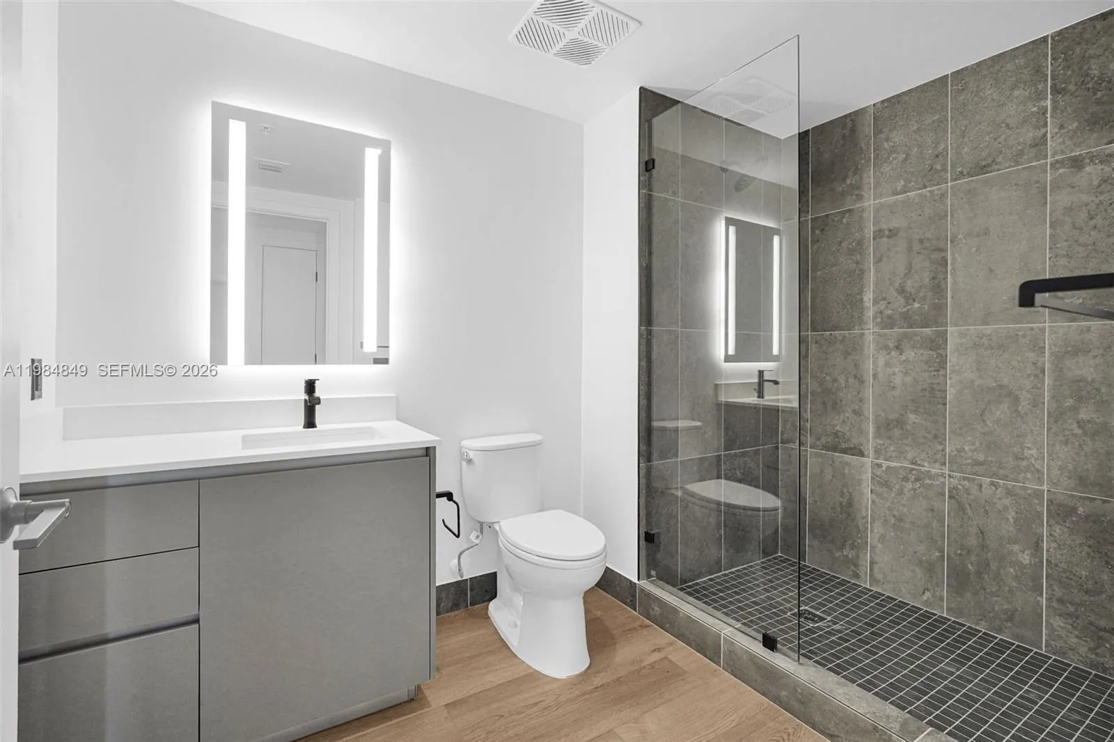 307 Sw 5th St 1809, Fort Lauderdale, Florida 33315, Fort Lauderdale, Florida 33315, 2 Bedrooms Bedrooms, ,1 BathroomBathrooms,Residential Lease,For Rent,307 Sw 5th St 1809, Fort Lauderdale, Florida 33315,A11984849