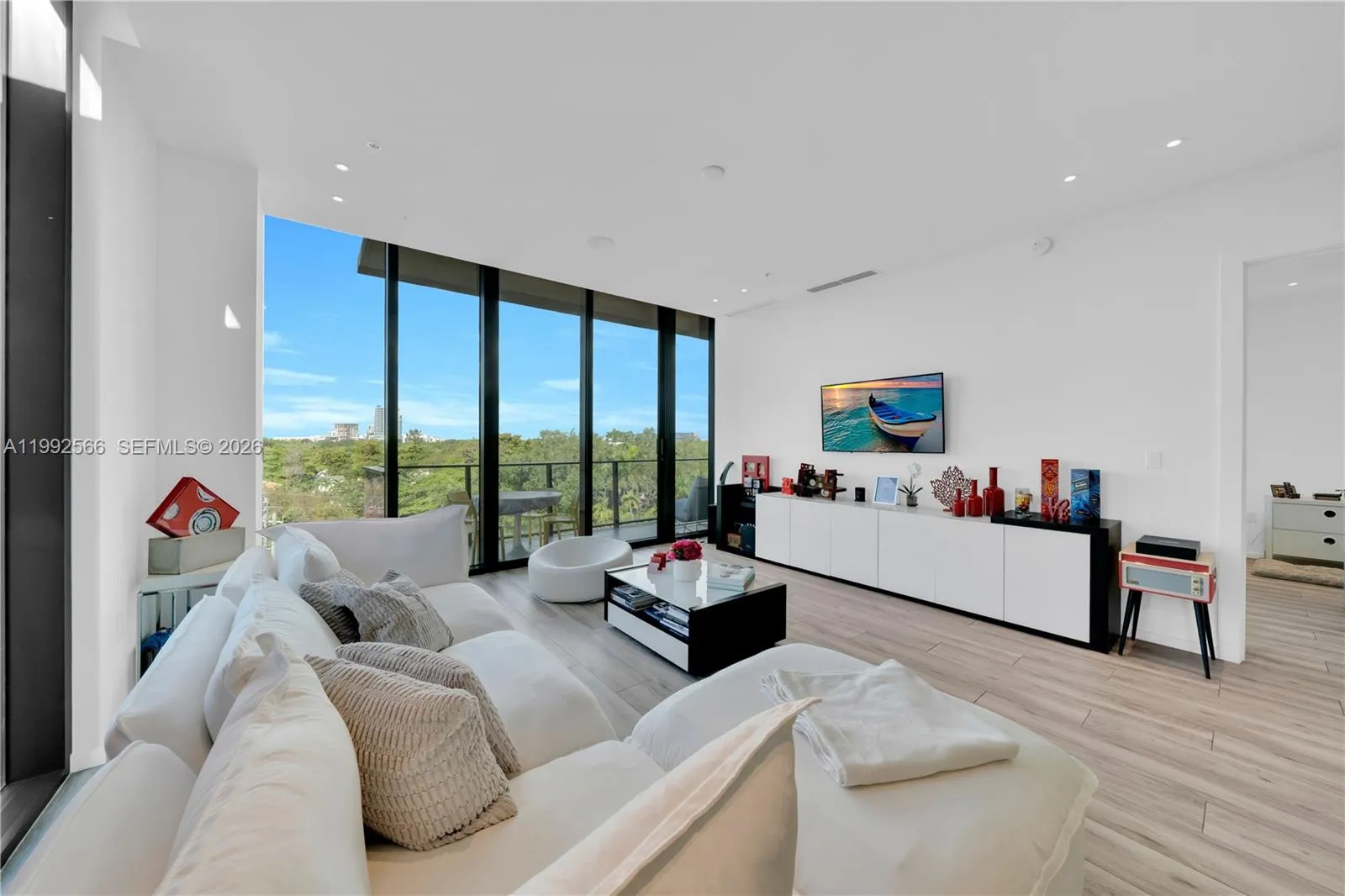 3156 Sw 27th Ave 501, Miami, Florida 33133, Miami, Florida 33133, 2 Bedrooms Bedrooms, ,2 BathroomsBathrooms,Residential Lease,For Rent,3156 Sw 27th Ave 501, Miami, Florida 33133,A11992566