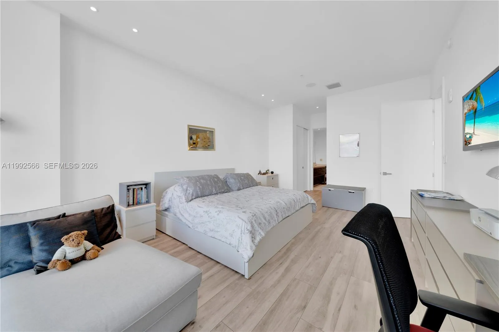 3156 Sw 27th Ave 501, Miami, Florida 33133, Miami, Florida 33133, 2 Bedrooms Bedrooms, ,2 BathroomsBathrooms,Residential Lease,For Rent,3156 Sw 27th Ave 501, Miami, Florida 33133,A11992566