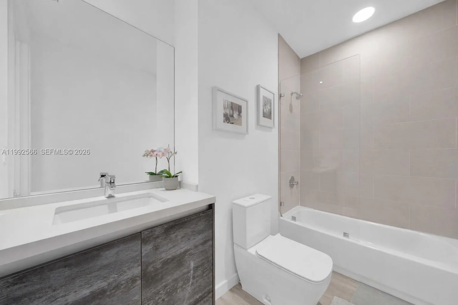 3156 Sw 27th Ave 501, Miami, Florida 33133, Miami, Florida 33133, 2 Bedrooms Bedrooms, ,2 BathroomsBathrooms,Residential Lease,For Rent,3156 Sw 27th Ave 501, Miami, Florida 33133,A11992566