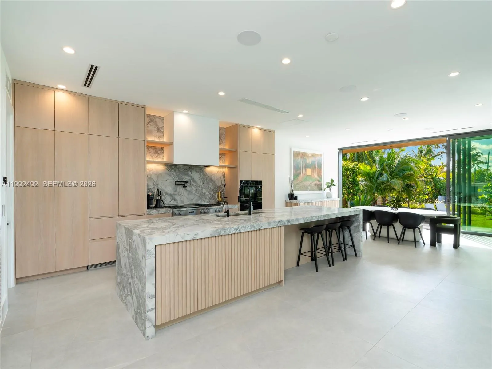 1230 Cleveland Rd, Miami Beach, Florida 33141, Miami Beach, Florida 33141, 5 Bedrooms Bedrooms, ,5 BathroomsBathrooms,Residential Lease,For Rent,1230 Cleveland Rd, Miami Beach, Florida 33141,A11992492